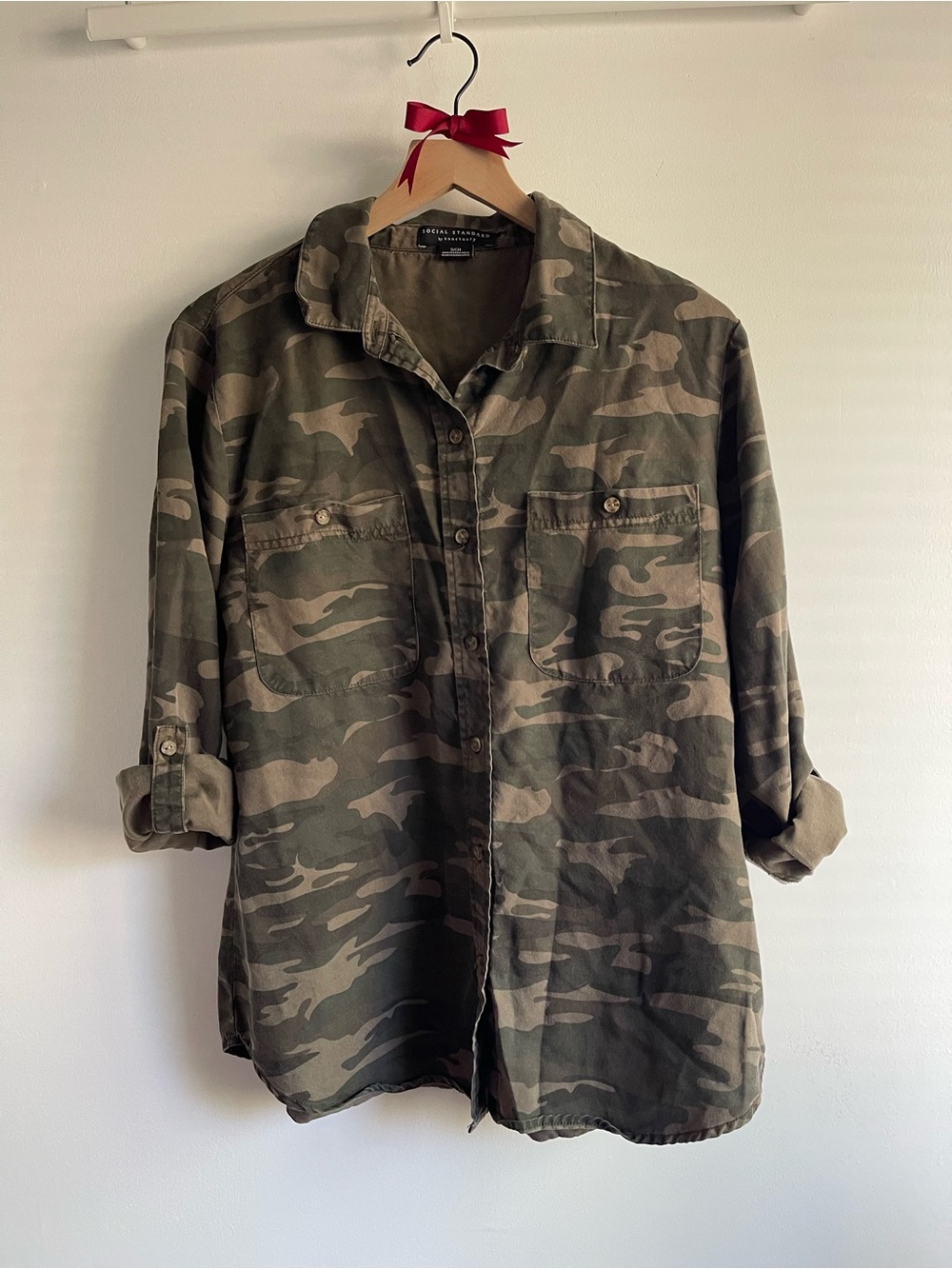 Social Standard by Sanctuary Casual Camo Button-Up Shirt Olive Camo 100% Lyocell